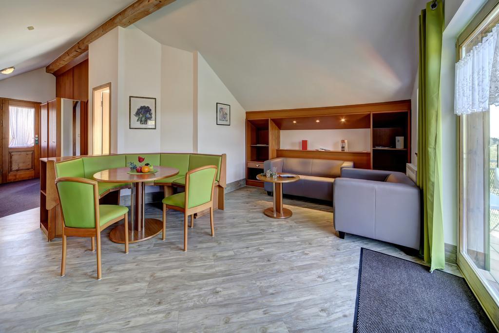Village Hotel Bayerischer Wald Neukirchen  객실 사진